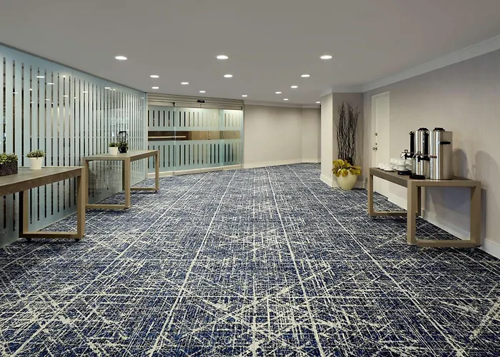 Doubletree By Hilton Montreal