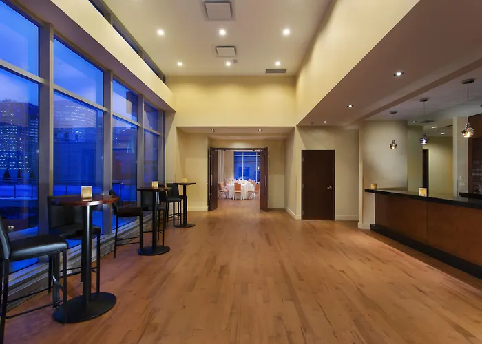Courtyard Par Marriott Montreal Centre-Ville